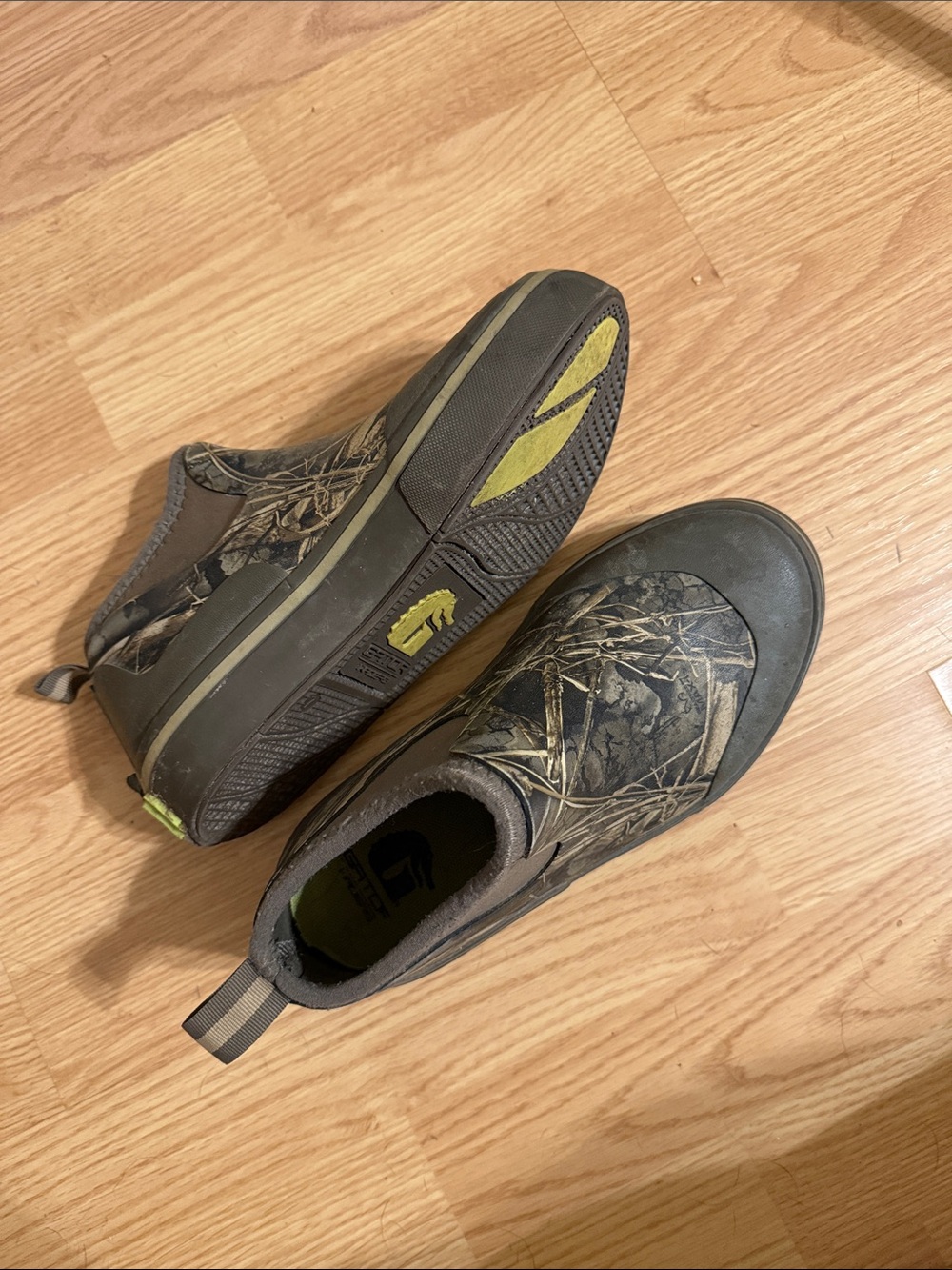 Women's Camo Slip-On Ankle Booties - Brown/Olive